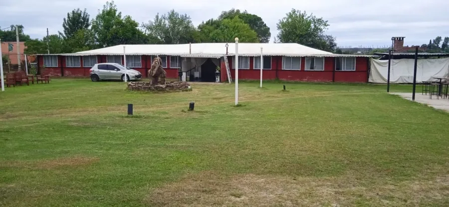 Salón de Fiestas con Terreno de 1 HA, SALTO - 170.000 USD